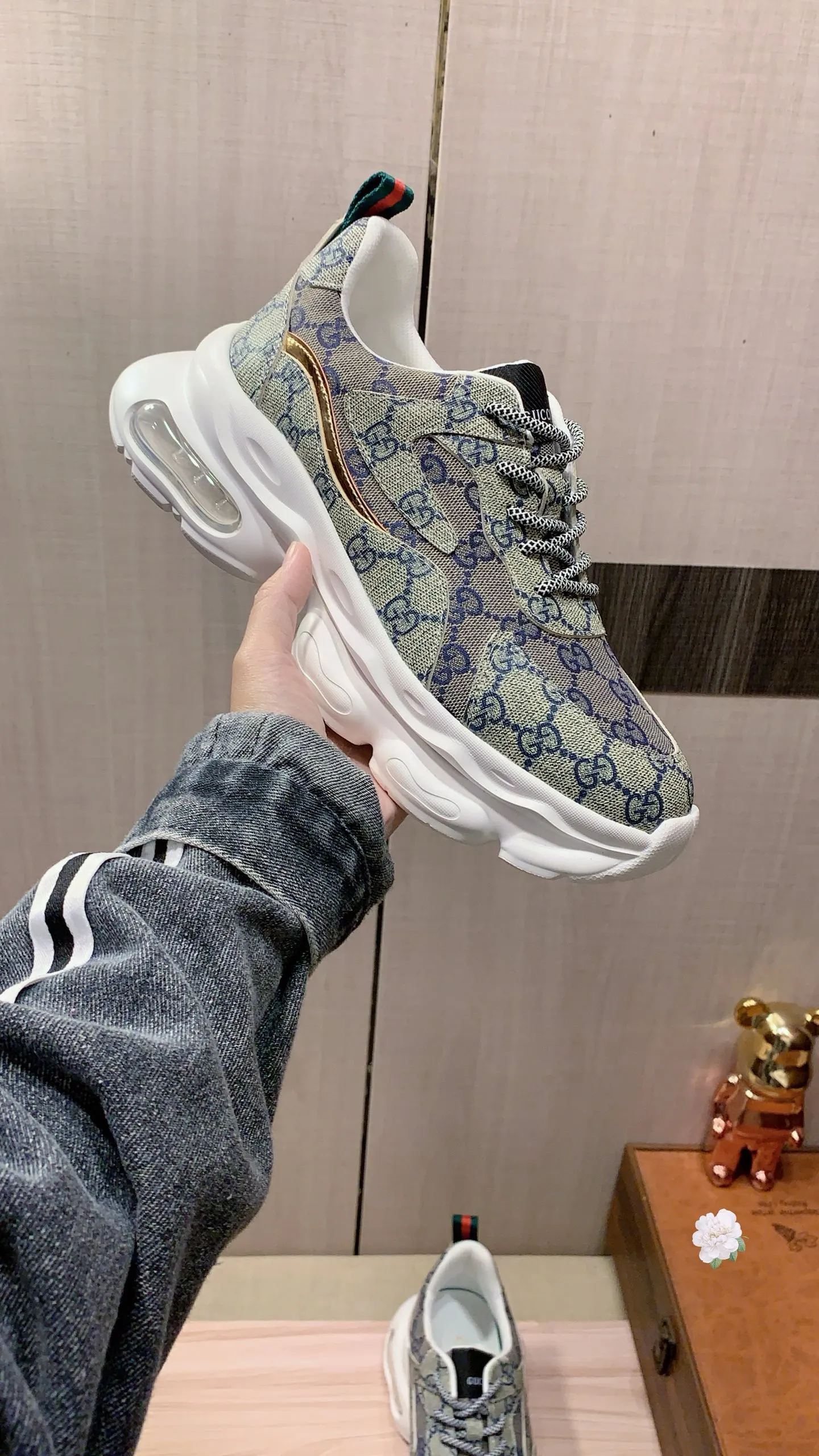 Men's men's shoes💰460💰💰🎩🎩[Lightning][Lightning] "Gucci*" latest • popular casual shoes, top brand [seduce] luxury ~ purchasing agency, top ~ quality. [Strong] The upper is made of imported breathable cowhide with material ➕ breathable sheepskin feet (•) and fine workmanship. The original stylish and stylish soft rubber wear-resistant and non-slip outsole is light and comfortable on the feet. The real thing looks better when photographed. 012: code: 38-44, 4️⃣ colors selected